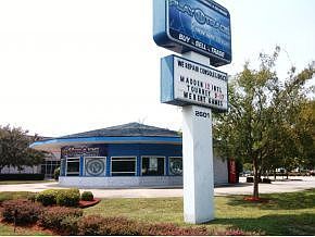 2nd image of 2601 SW 19th Avenue Rd