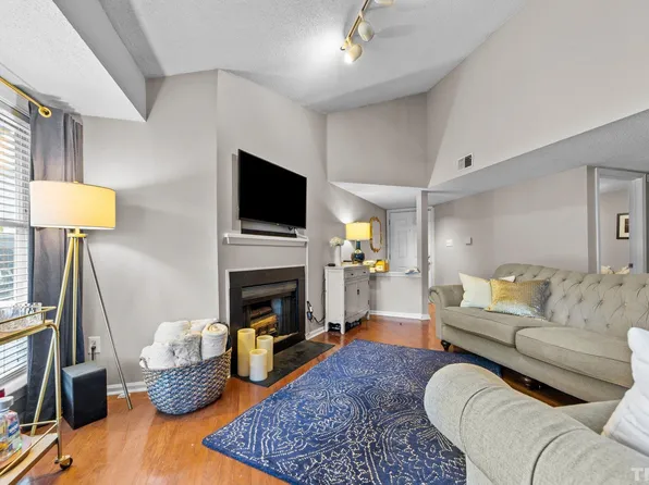 1061 Wirewood Dr APT 304, Raleigh, NC 27605