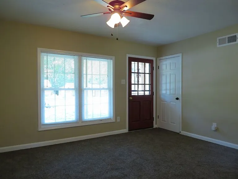 3660 Windermere Rd — Photo 3