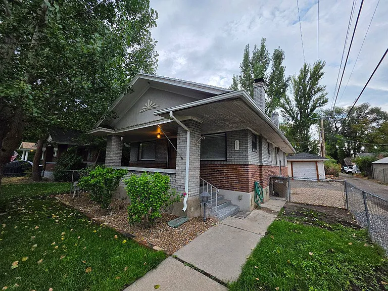 166 E Cleveland Ave — Photo 1