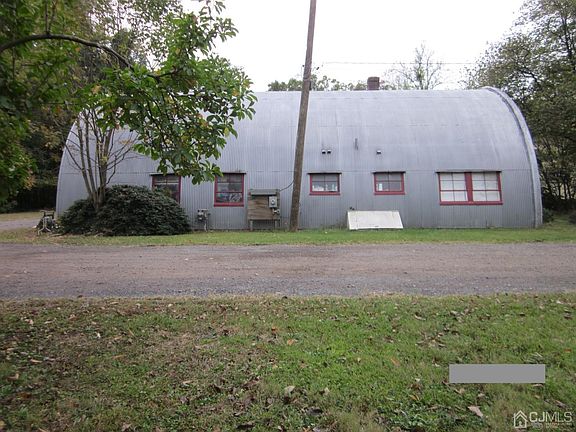4th image of 1186 Livingston Ave