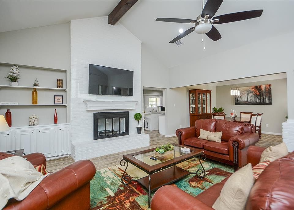 1st image of 114 Springs Edge Dr