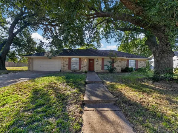 6015 Whispering Ln, Tyler, TX 75707