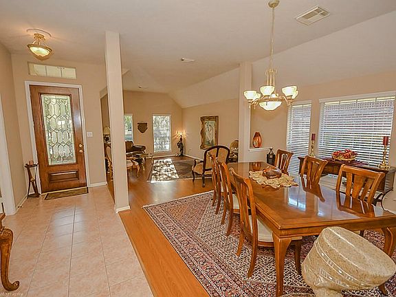 Enter the house through this beautiful hallway. Notice open concept.