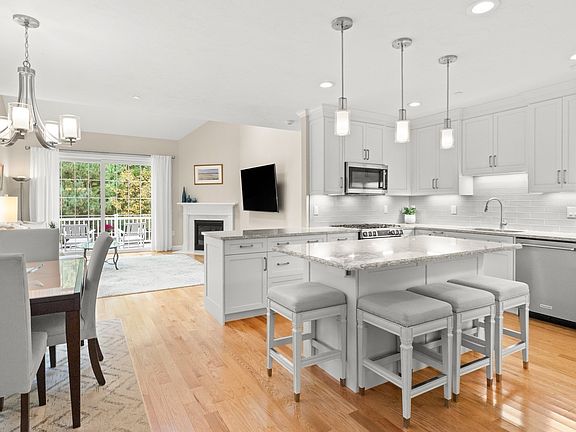 3rd image of 470 Boston St APT 21