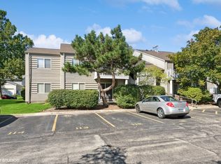47 Orchard Ter APT 8, Lombard, IL 60148