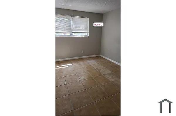 Building Photo - 2851 Sophia St #4