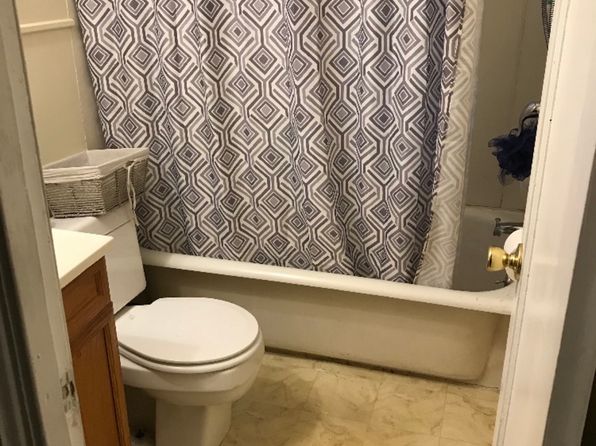 6900 Grand Ave APT 5C