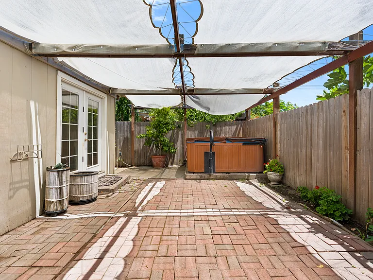 2226 Paloma Ave — Photo 20
