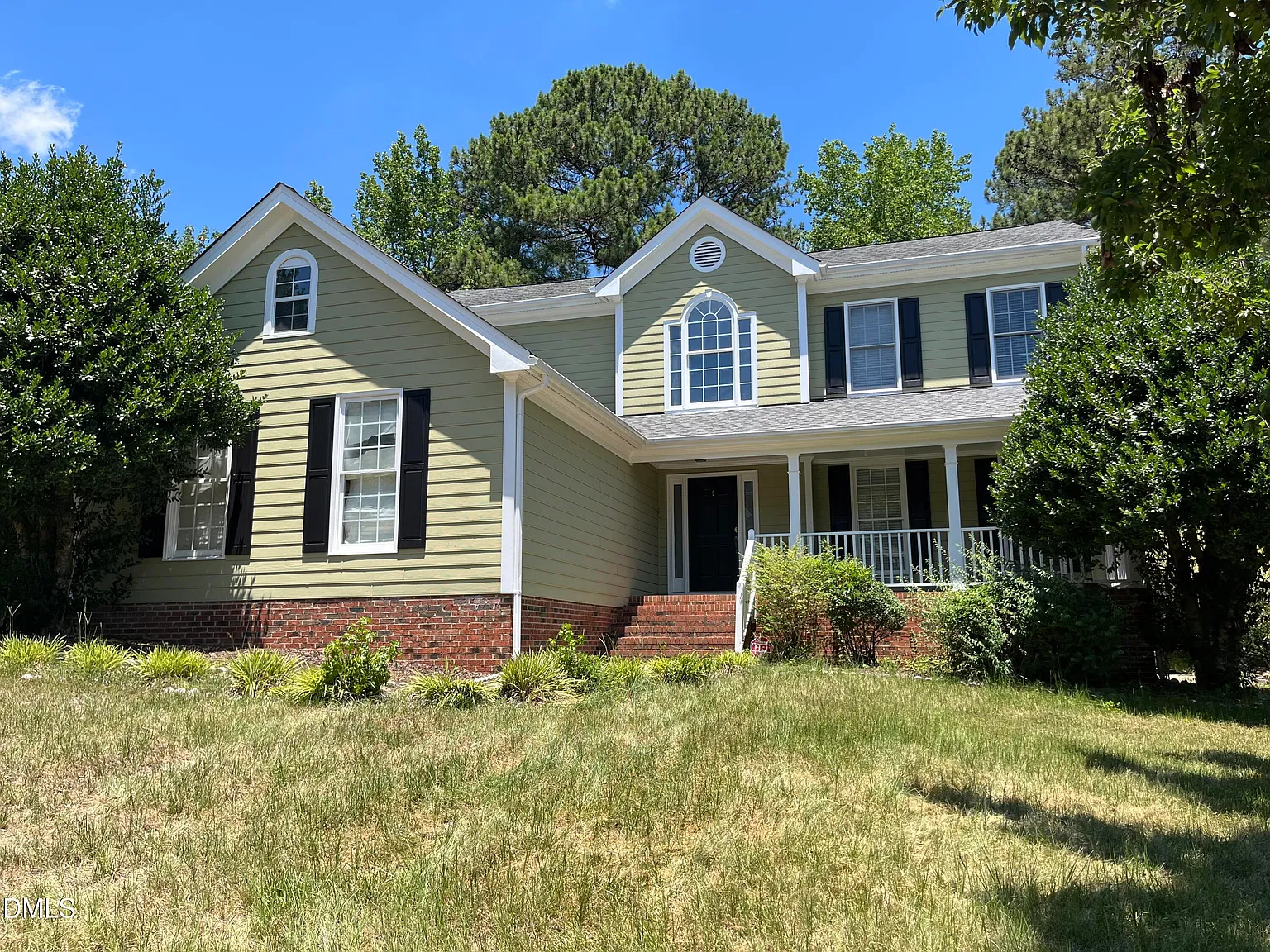 4 bed, 2.5 bath, 2413 sqft, $2,500 — Photo 1