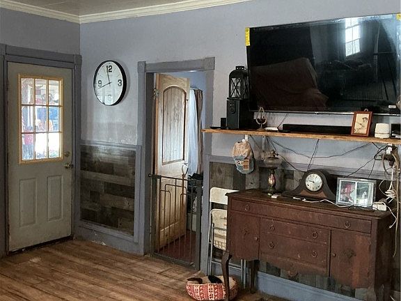 5th image of 1320 Levanna Rd