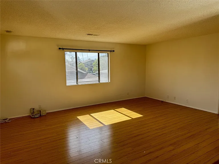 920 N Alameda Ave — Photo 14