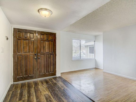 3rd image of 5690 Tangerine Ave