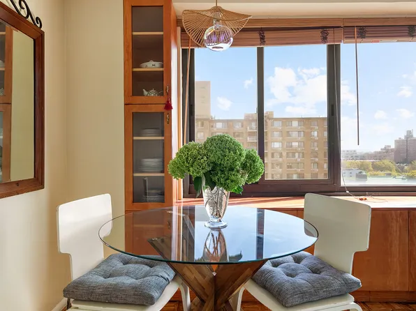 185 Hall Street image 6 of 10