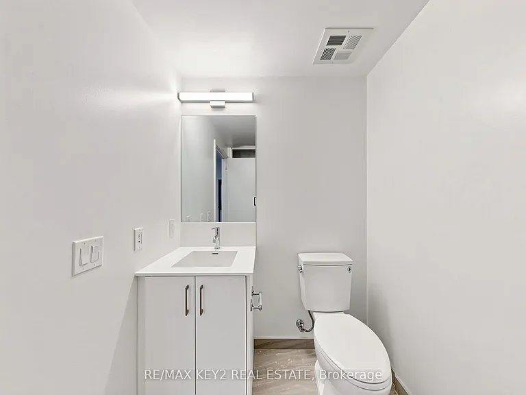 4010 Eglinton Ave W #710 — Photo 29