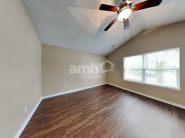 5606 Wood Hollow Dr — Photo 10