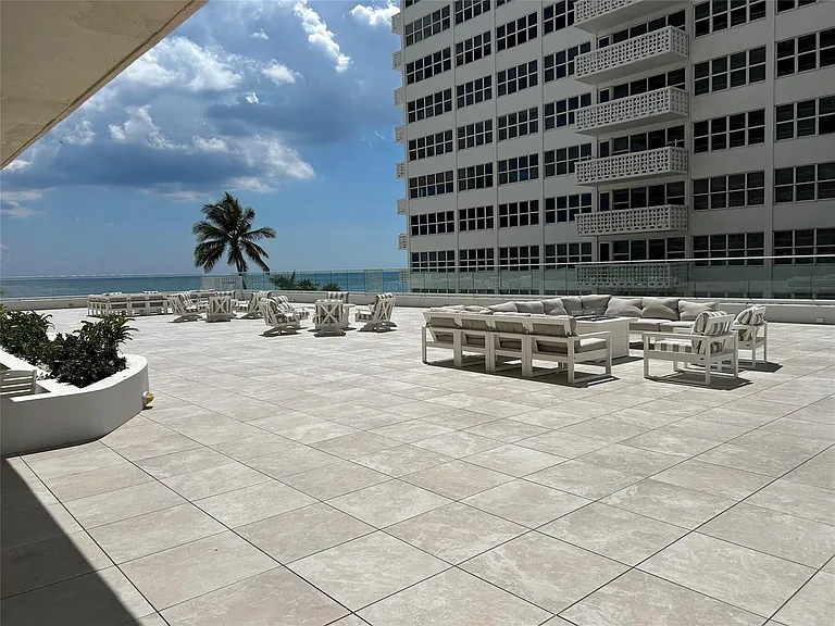 4020 Galt Ocean Dr #106 — Photo 30