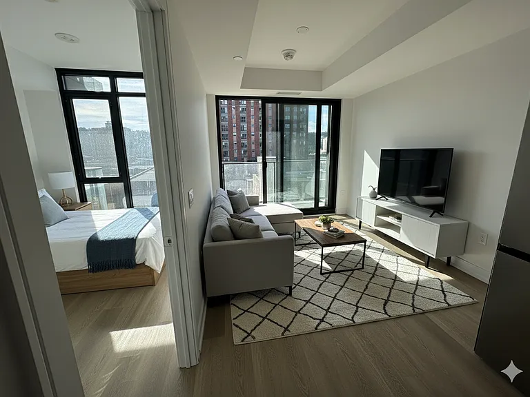 1 Jarvis St #1215 — Photo 1