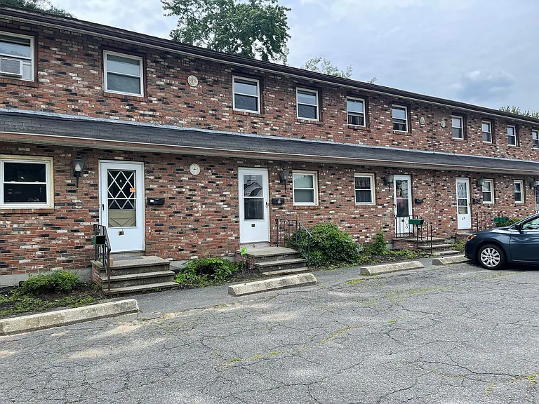 418 Main Street — Photo 20