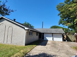 3813 Green Shadow Dr, Pasadena, TX 77503