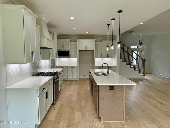 5th image of 9325 Sandy Springs Ln
