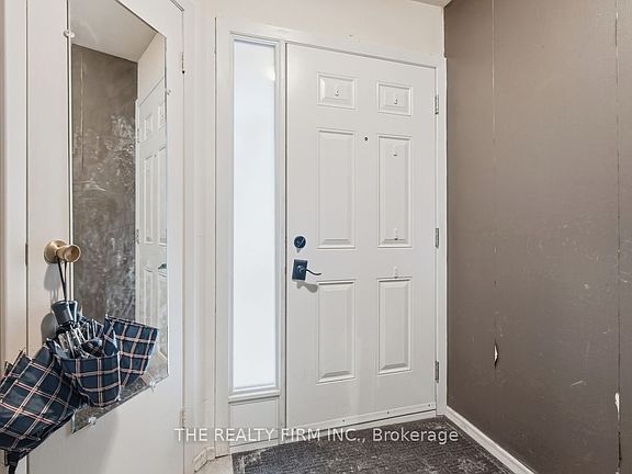 3rd image of 159 Sandringham Cres #32