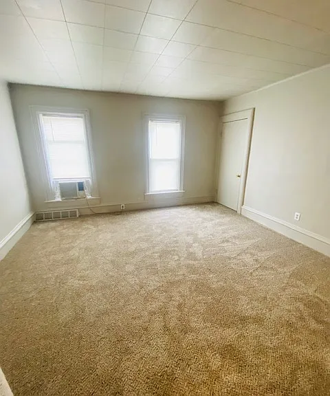 527 Merritt Ave #2 — Photo 11