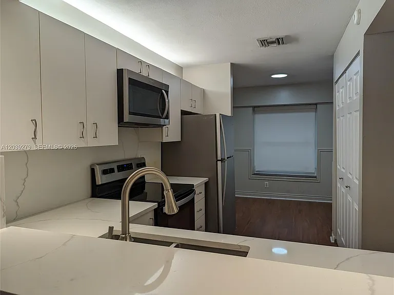 3446 Oak Dr — Photo 6