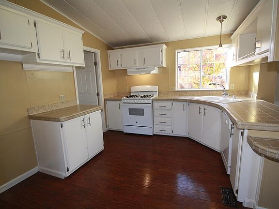 4th image of 100 Cherri Lynn Ave