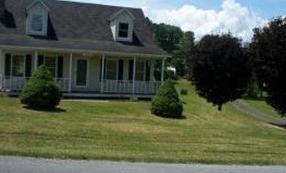 1st image of 16182 Elementary Dr