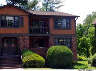 1740 Haywood Manor Rd, Hendersonville, NC 28791
