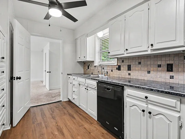 3407 Tipps Dr — Photo 11