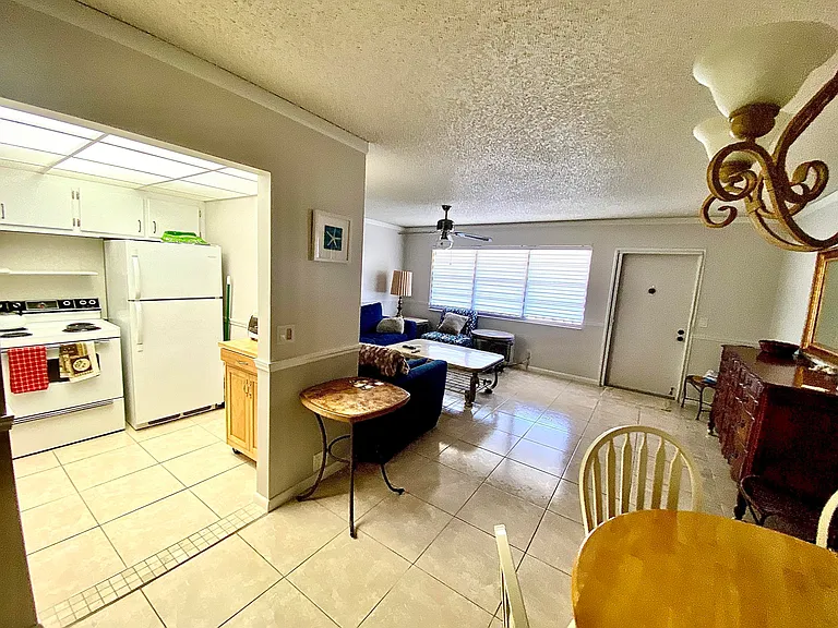 335 Farnham Cres #P — Photo 7