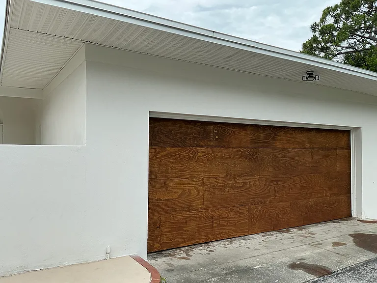 502 Magellan Dr — Photo 2
