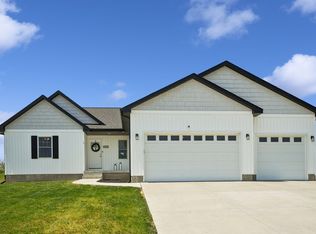 3548 Tower Ct, Clinton, IA 52732