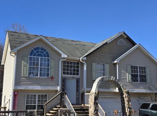 121 Bombay Ln, Grantville, GA