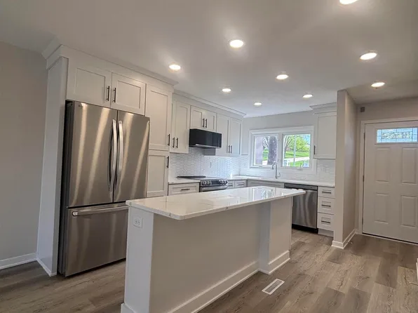 5114 N 105th St, Omaha, NE 68134