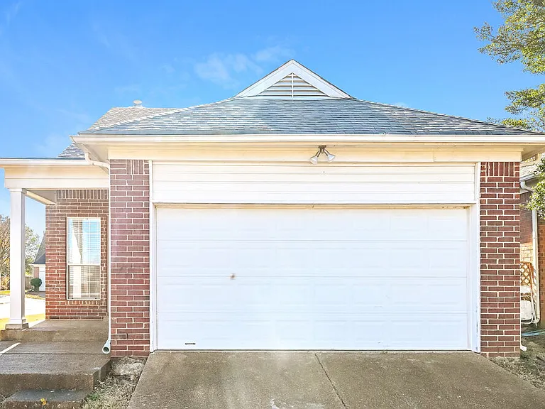 8730 Eagle View Dr — Photo 17