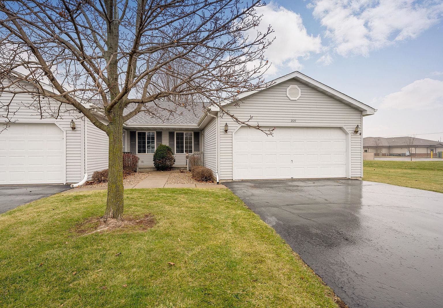 209 N 11th Ave, Winneconne, WI 54986 Zillow