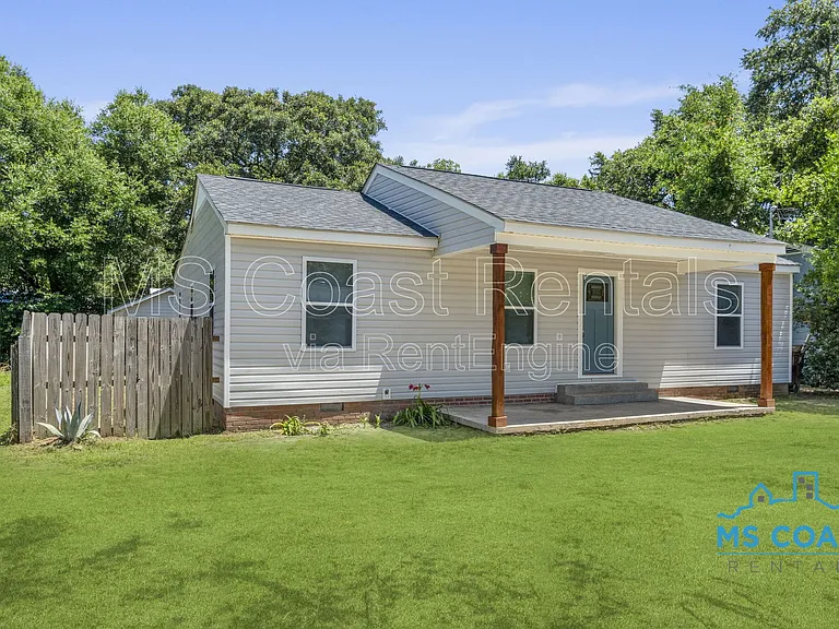 1612 Gordon Ave — Photo 2