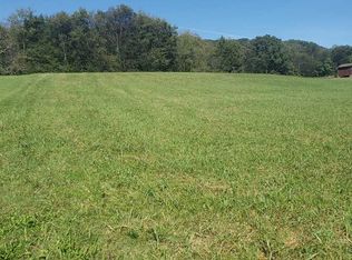 W Dumplin Valley Rd, Dandridge, TN 37725