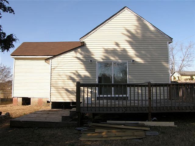 2nd image of 526 42nd St