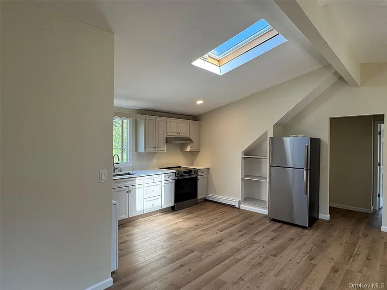 1 Towne Ct — Photo 3