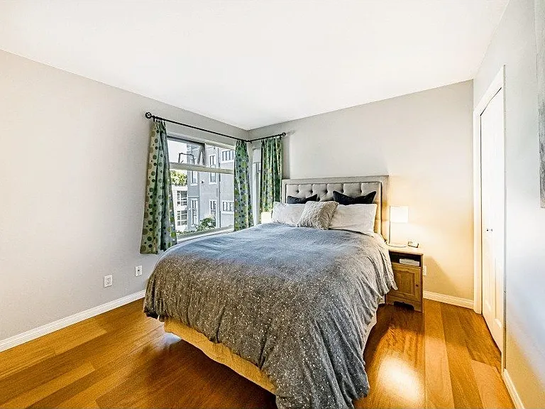 55 E 10th Ave #3 — Photo 21