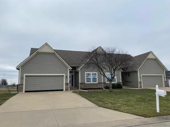 1211 Cottonwood Ct, Paola, KS 66071
