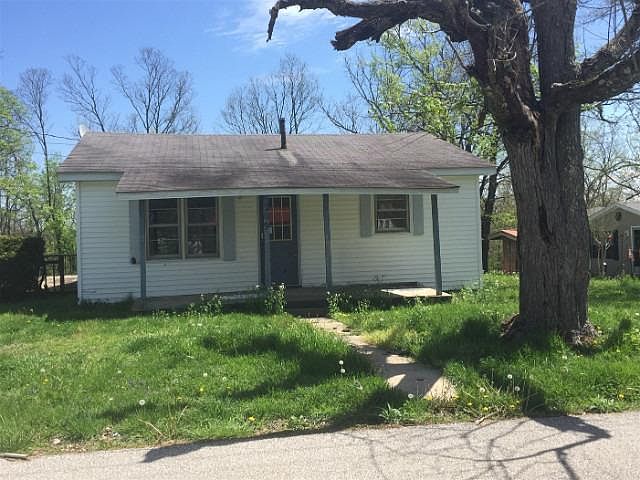 1st image of 209 Ford St