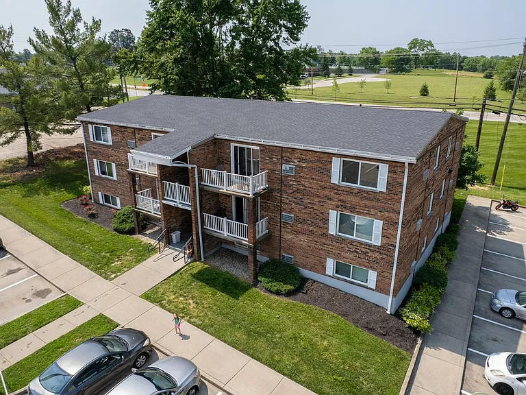 Allen Creek Apartments — Photo 65