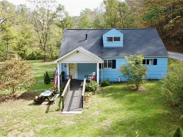 316 Fox Stop Rd, Charleroi, PA 15022