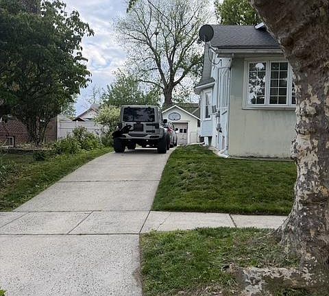 3rd image of 1749 W River Dr