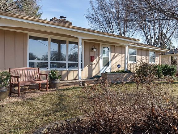 5th image of 1131 E Tyler Avenue